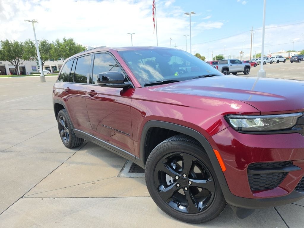 2023 Jeep Grand Cherokee Altitude X 4x4's photo