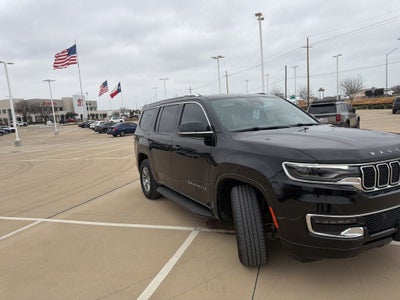 2023 Jeep Wagoneer Base