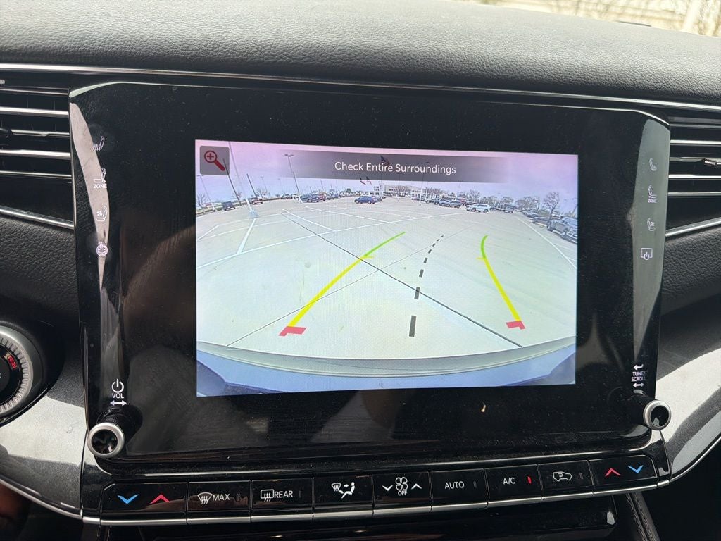 2023 Jeep Wagoneer Base