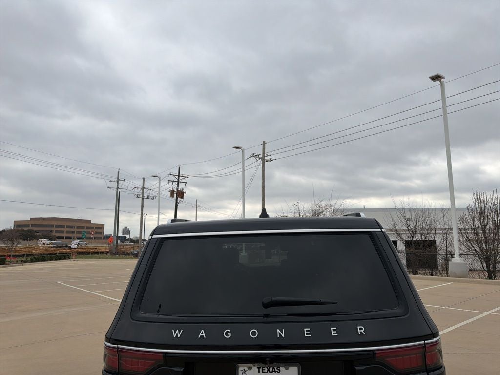 2023 Jeep Wagoneer Base