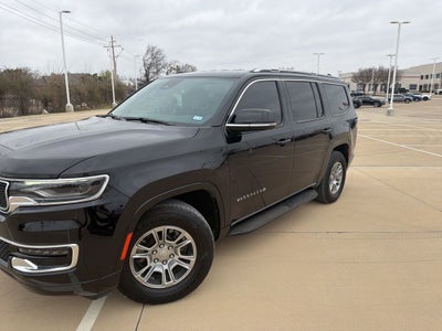 2023 Jeep Wagoneer Base