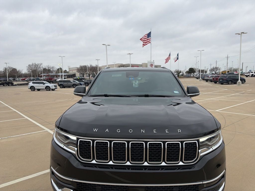2023 Jeep Wagoneer Base