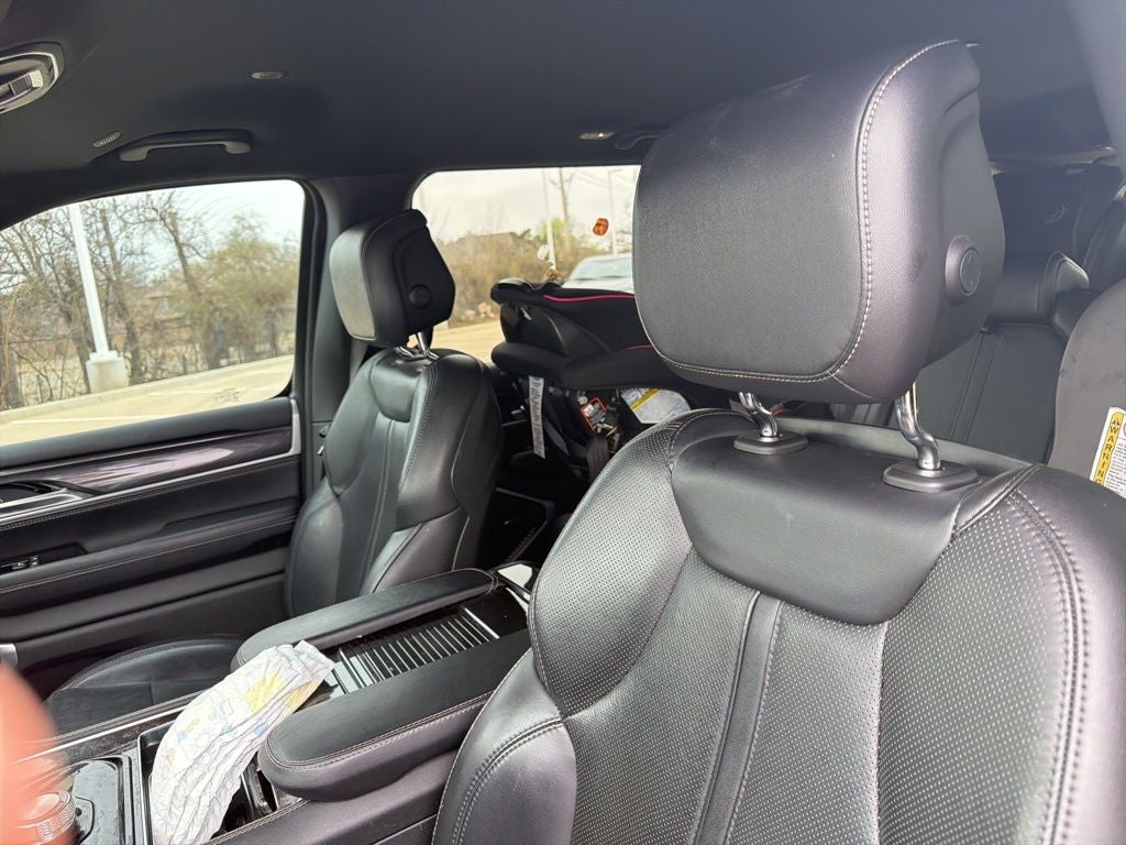 2023 Jeep Wagoneer Base