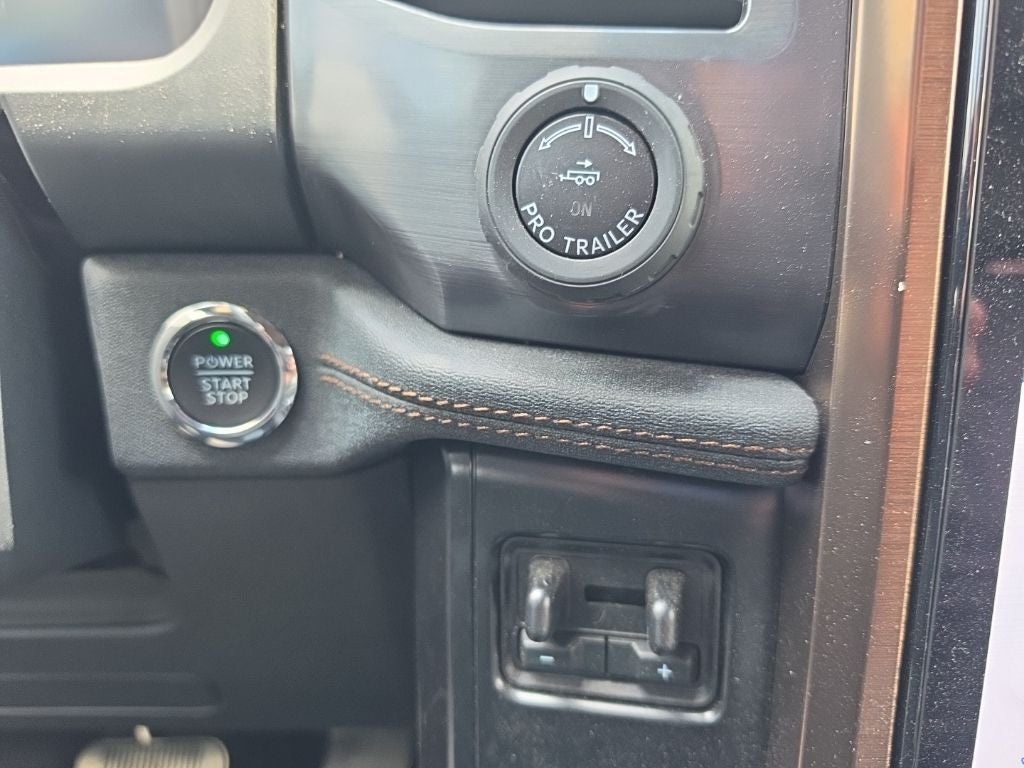 2023 Ford F-150 Lightning Lariat