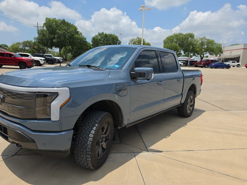 2023 Ford F-150 Lightning Lariat