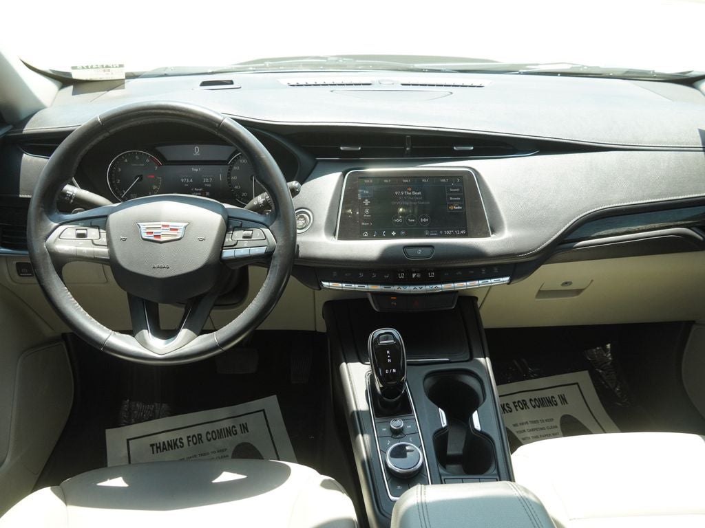 2022 Cadillac XT4 Premium Luxury