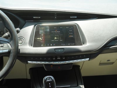 2022 Cadillac XT4 Premium Luxury