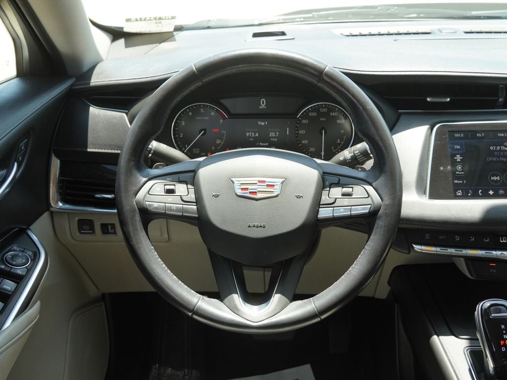 2022 Cadillac XT4 Premium Luxury