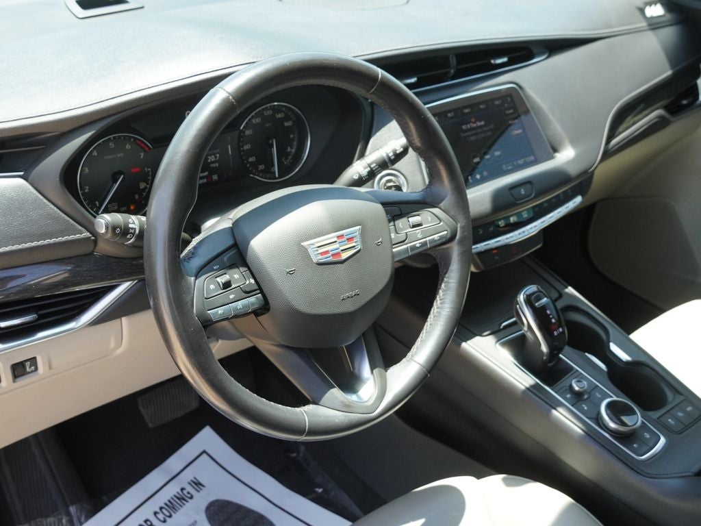 2022 Cadillac XT4 Premium Luxury