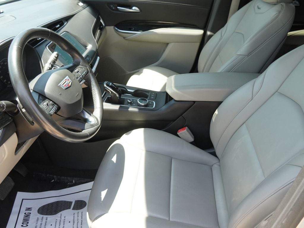 2022 Cadillac XT4 Premium Luxury