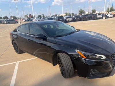 2025 Nissan Altima 2.5 SR