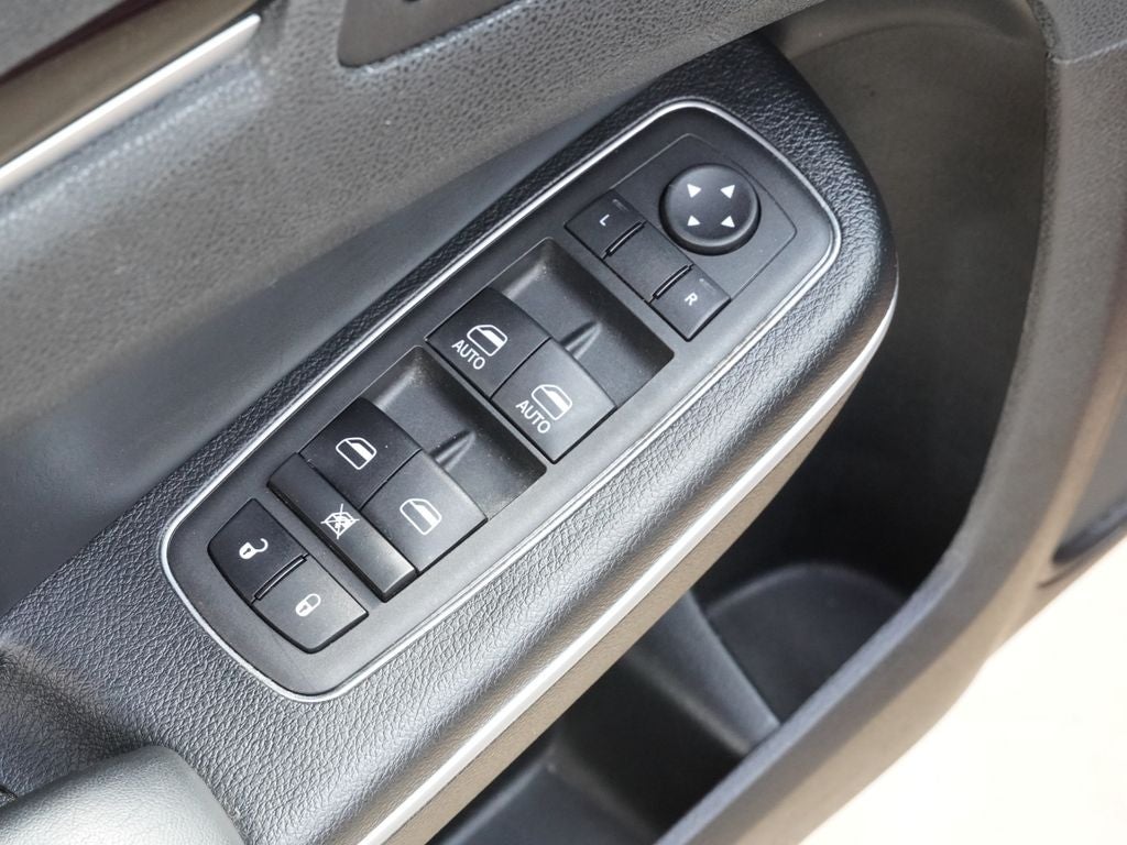 2023 Chrysler 300 S