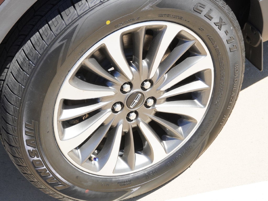 2022 Lincoln Nautilus Standard