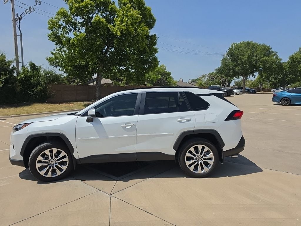 2025 Toyota RAV4 XLE Premium