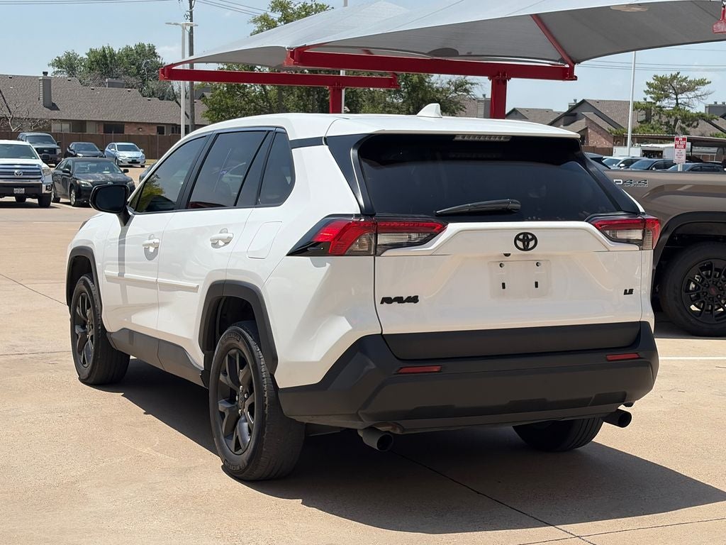 2025 Toyota RAV4 LE