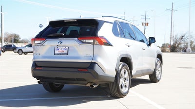 2022 Toyota RAV4 Hybrid XLE