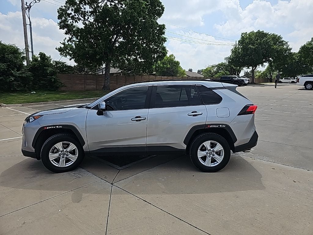2020 Toyota RAV4 XLE
