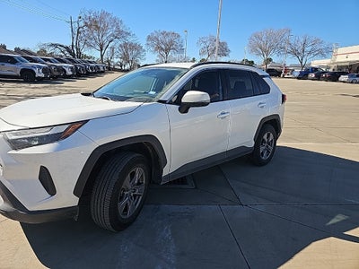 2022 Toyota RAV4 XLE