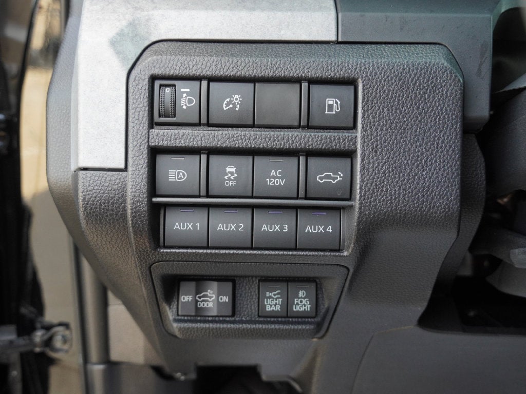 2025 Toyota Tacoma Hybrid Trailhunter