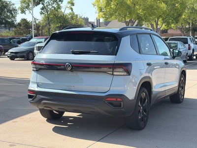 2025 Volkswagen Taos 1.5T SE Black