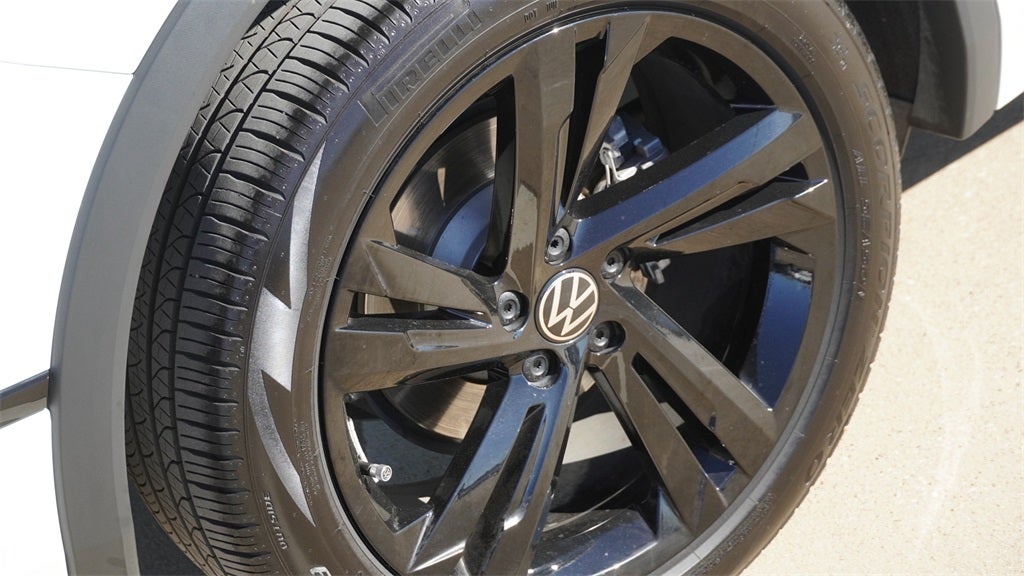 2024 Volkswagen Tiguan 2.0T SE R-Line Black