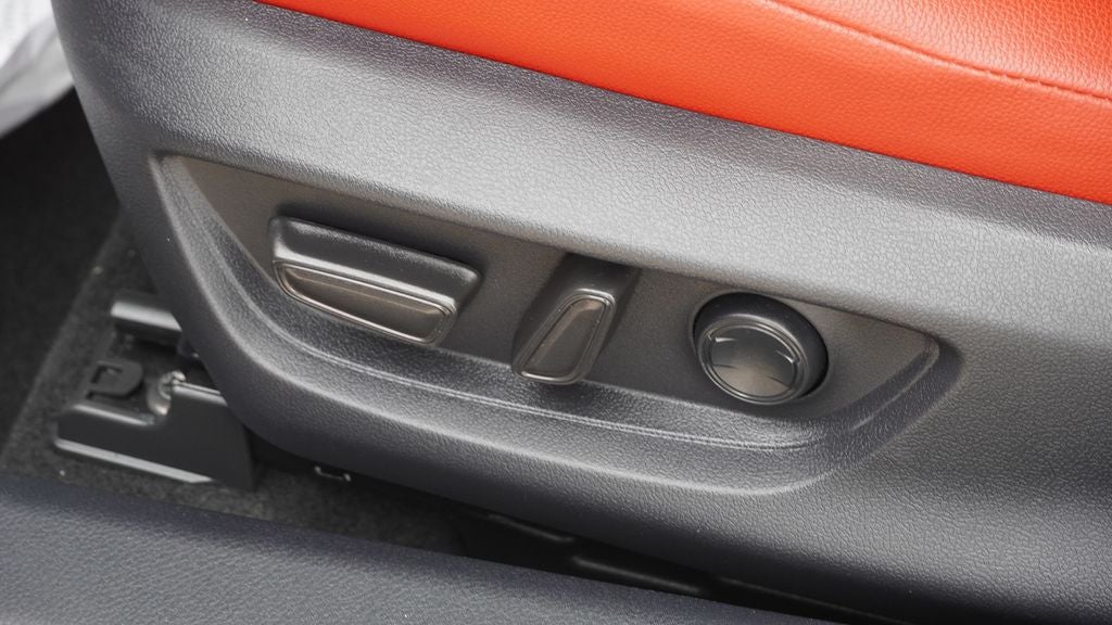 2025 Toyota Camry XSE - Photo 19