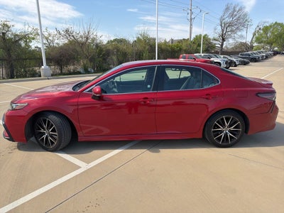2022 Toyota Camry SE