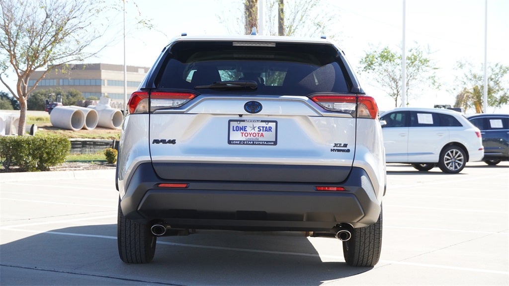 2022 Toyota RAV4 Hybrid XLE