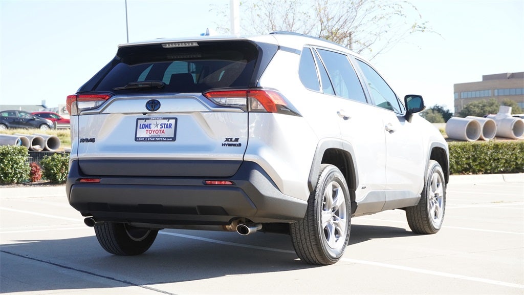 2022 Toyota RAV4 Hybrid XLE