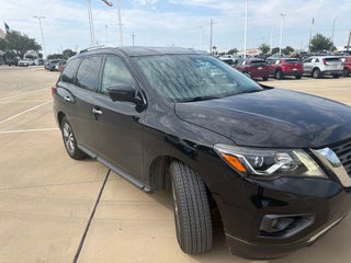 2018 Nissan Pathfinder SL