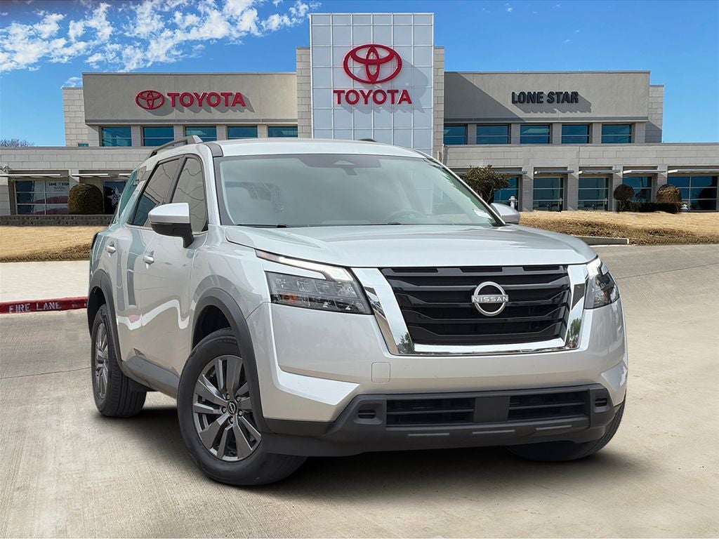 2025 Nissan Pathfinder SV