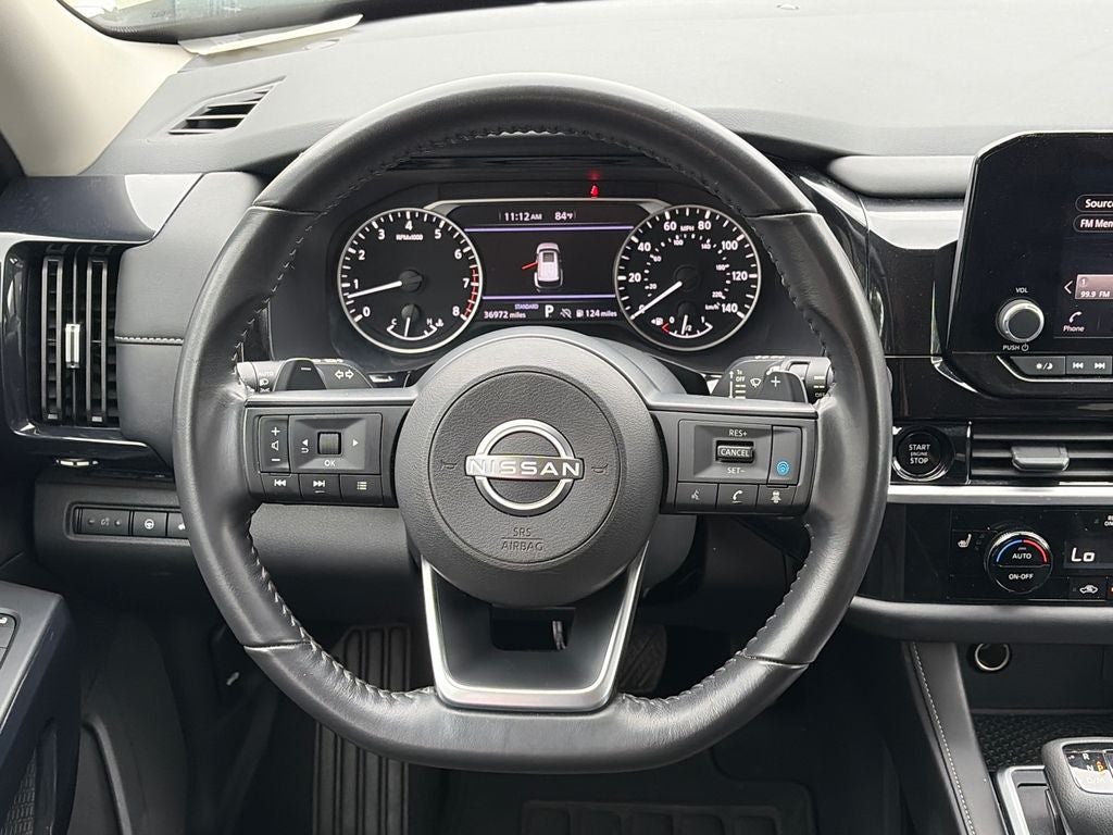 2025 Nissan Pathfinder SV