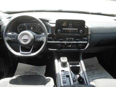 2025 Nissan Pathfinder SV