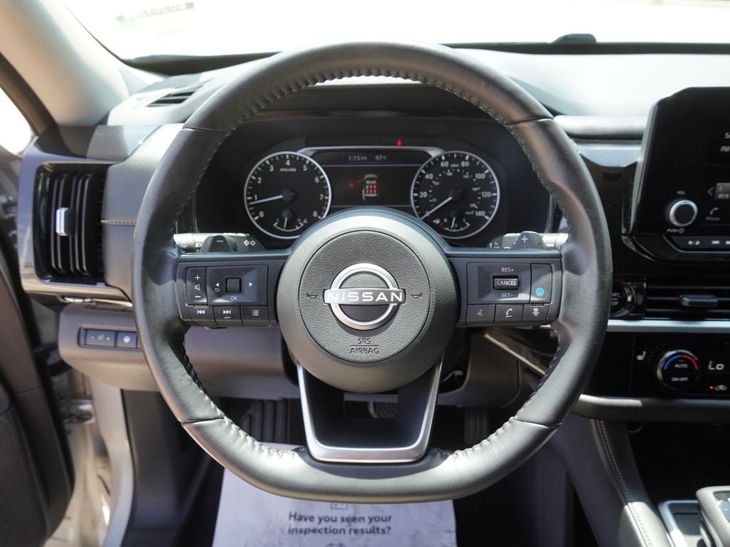 2025 Nissan Pathfinder SV