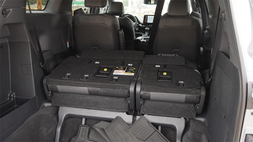 2024 Toyota Sienna Woodland Edition