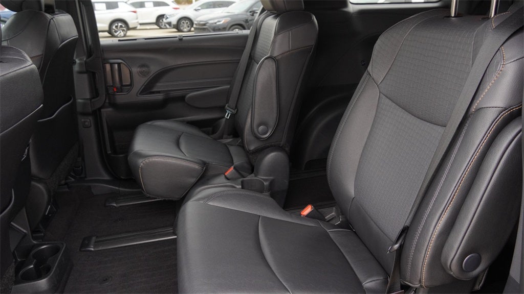 2024 Toyota Sienna Woodland Edition