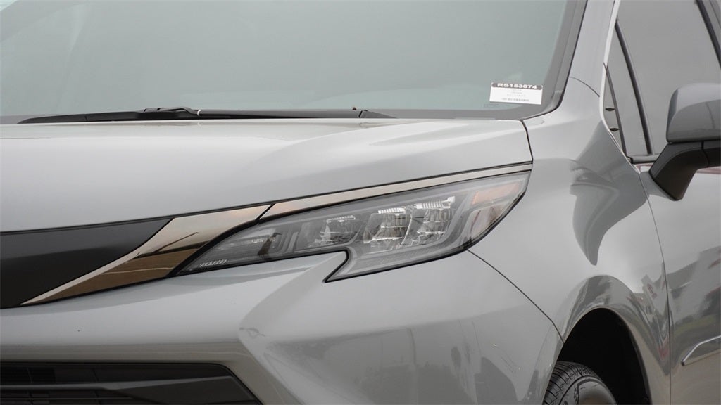 2024 Toyota Sienna Woodland Edition