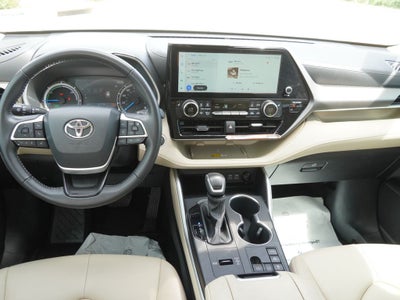 2025 Toyota Highlander Hybrid XLE