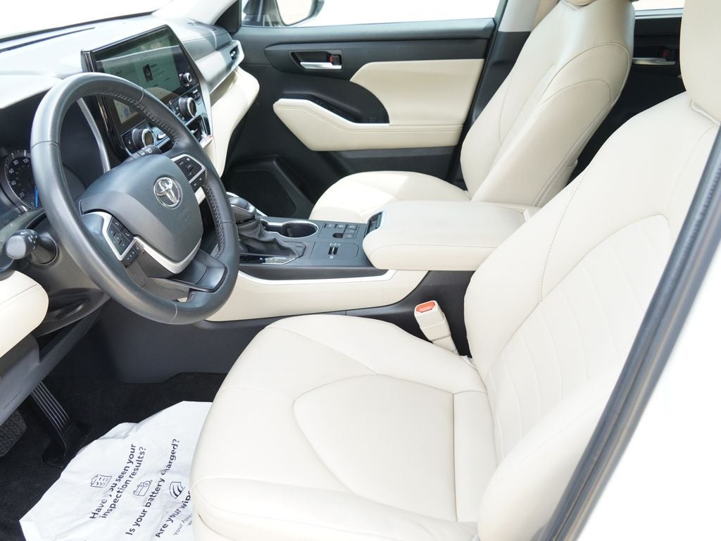 2025 Toyota Highlander Hybrid XLE