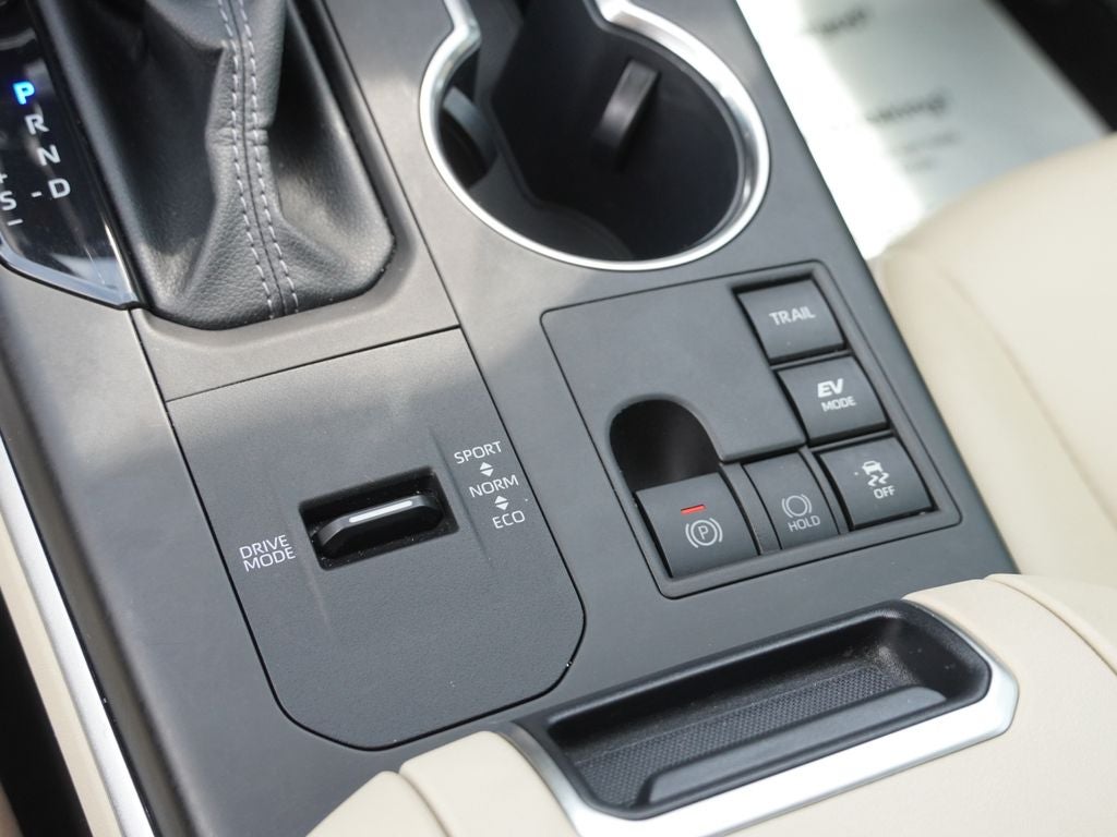 2025 Toyota Highlander Hybrid XLE