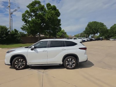 2025 Toyota Highlander Hybrid XLE