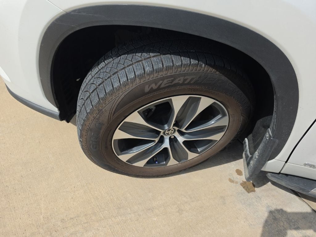 2025 Toyota Highlander Hybrid XLE