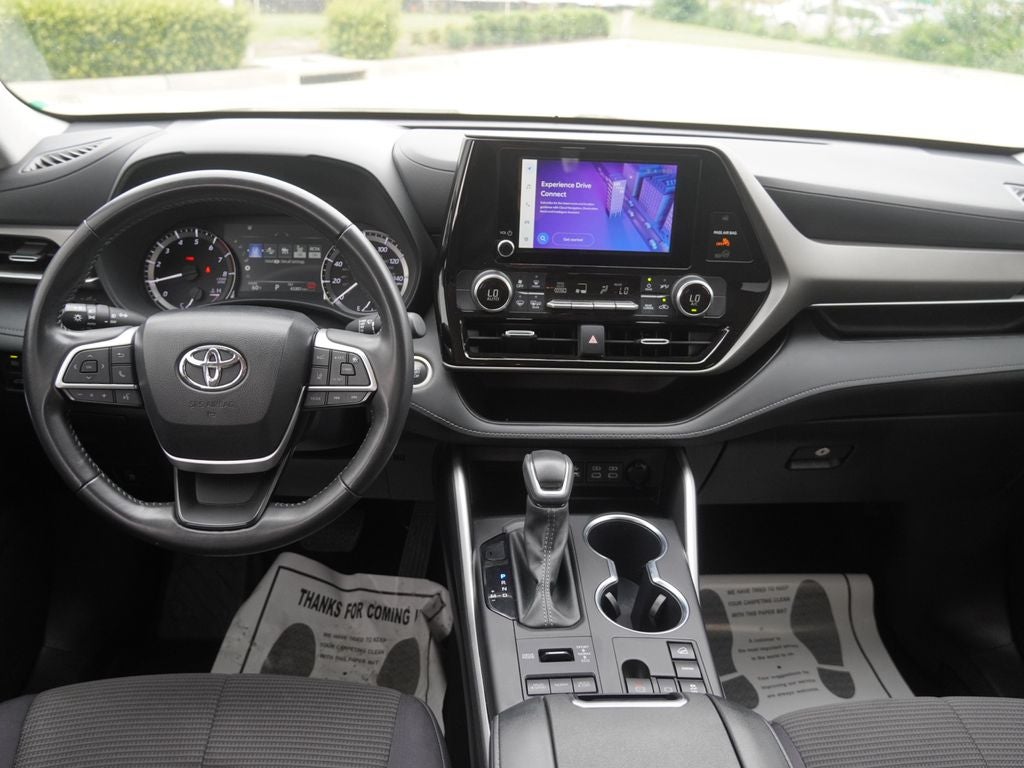 2024 Toyota Highlander LE