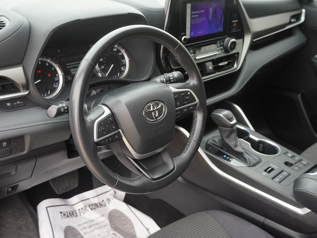 2024 Toyota Highlander LE