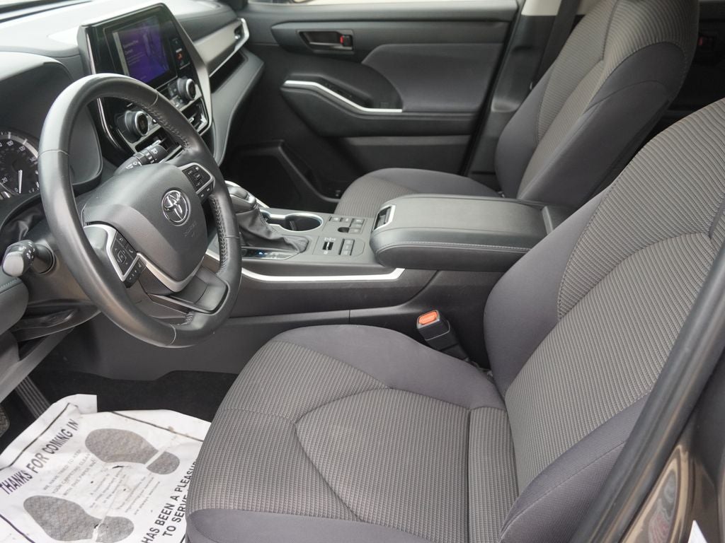 2024 Toyota Highlander LE