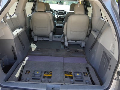 2013 Toyota Sienna LE 8 Passenger