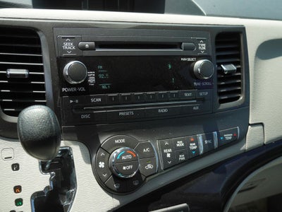 2013 Toyota Sienna LE 8 Passenger