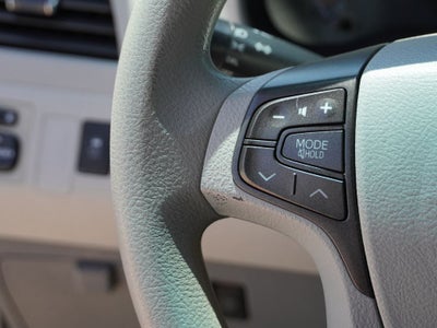 2013 Toyota Sienna LE 8 Passenger