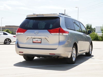 2013 Toyota Sienna LE 8 Passenger