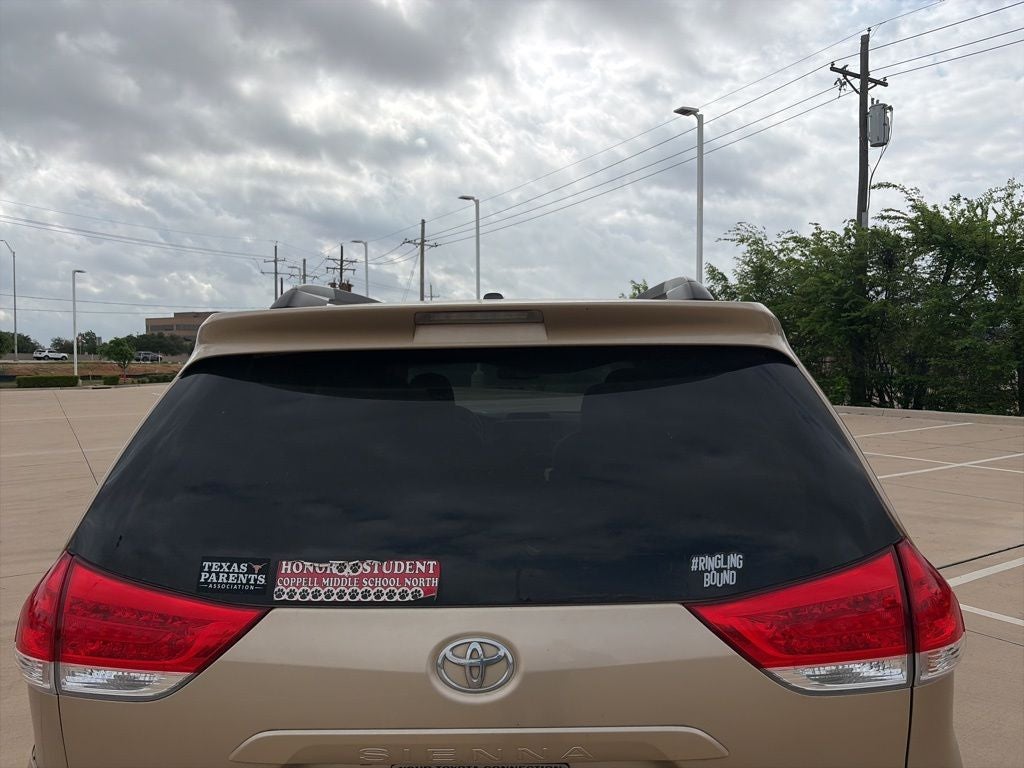 2012 Toyota Sienna Base 7 Passenger